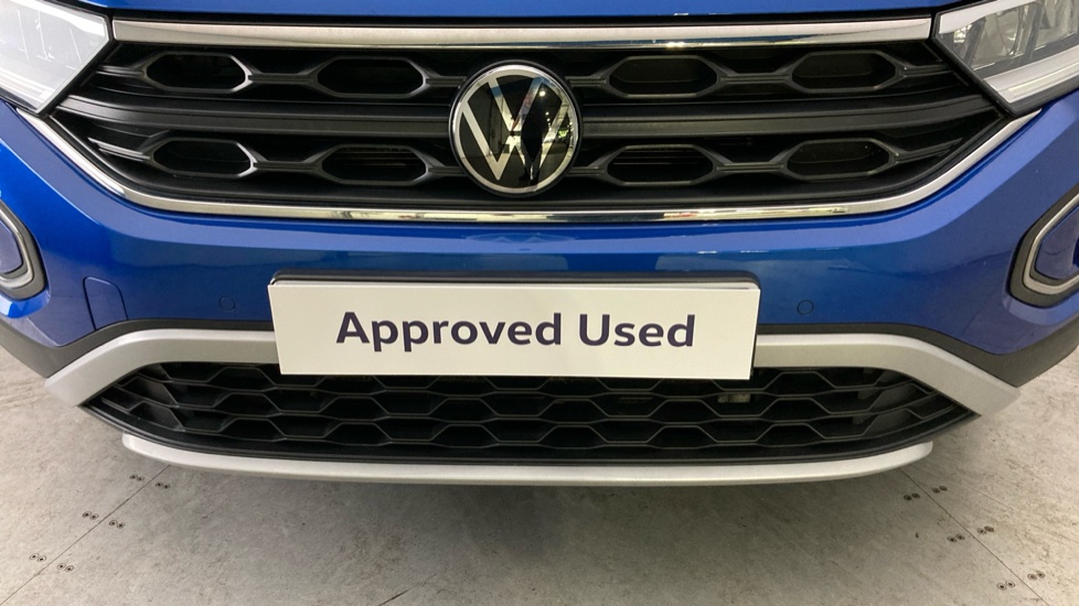 Volkswagen T-Roc 1.5 TSI Life 5dr Petrol Hatchback - Image 33