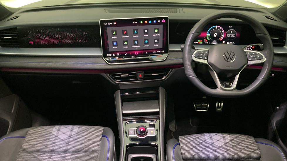 Volkswagen Tayron 1.5 TSI eHybrid 272 R-Line 5dr DSG6 Estate - Image 9