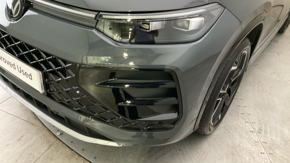 Volkswagen Tayron 1.5 TSI eHybrid 272 R-Line 5dr DSG6 Estate - Image 33