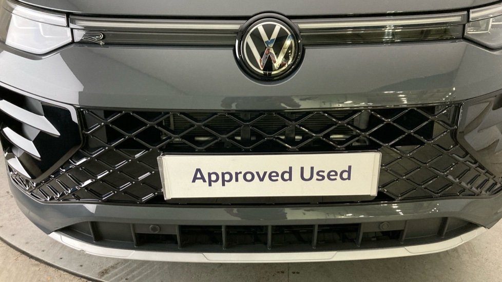 Volkswagen Tayron 1.5 TSI eHybrid 272 R-Line 5dr DSG6 Estate - Image 34