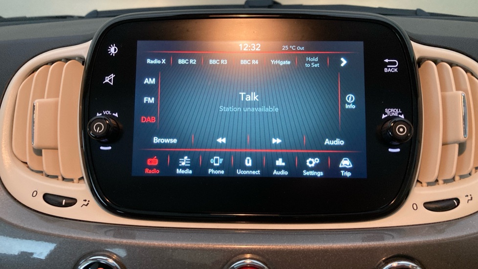 Fiat 500 1.0 Mild Hybrid Dolcevita [Part Leather] 3dr Petrol Hatchback - Image 12
