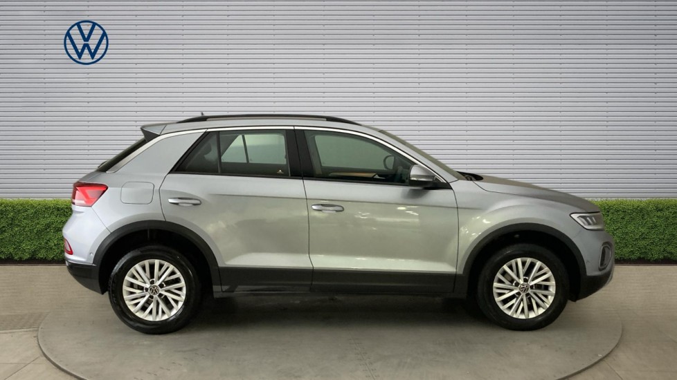 Volkswagen T-Roc 1.5 TSI Life 5dr Petrol Hatchback - Image 4