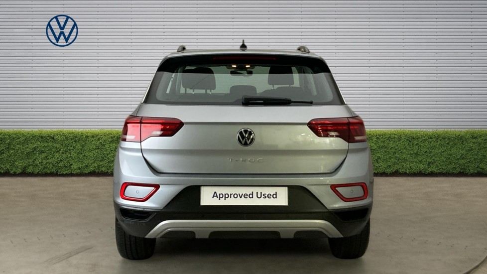 Volkswagen T-Roc 1.5 TSI Life 5dr Petrol Hatchback - Image 8