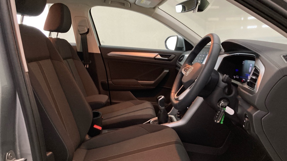 Volkswagen T-Roc 1.5 TSI Life 5dr Petrol Hatchback - Image 15