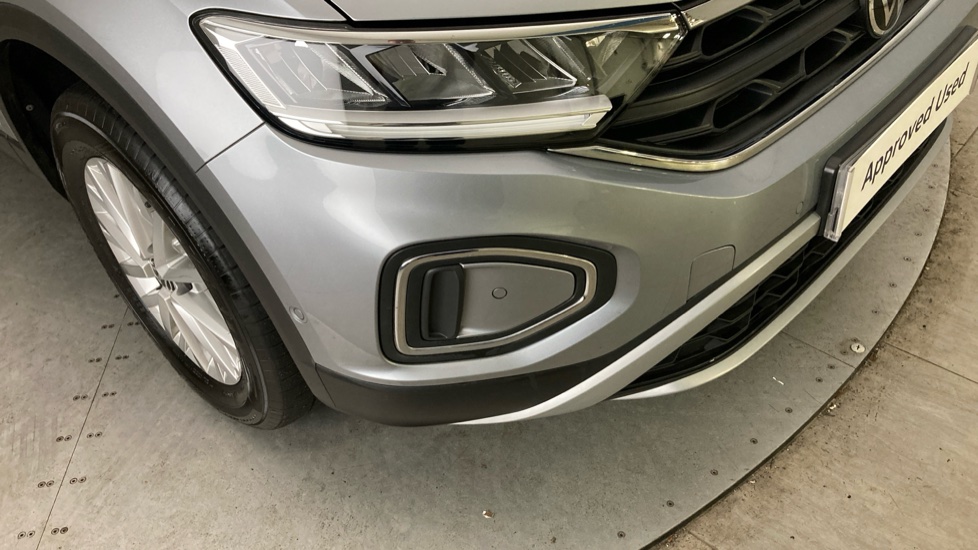Volkswagen T-Roc 1.5 TSI Life 5dr Petrol Hatchback - Image 31