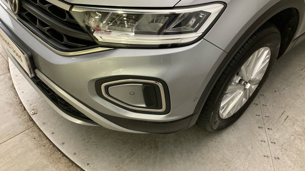 Volkswagen T-Roc 1.5 TSI Life 5dr Petrol Hatchback - Image 32