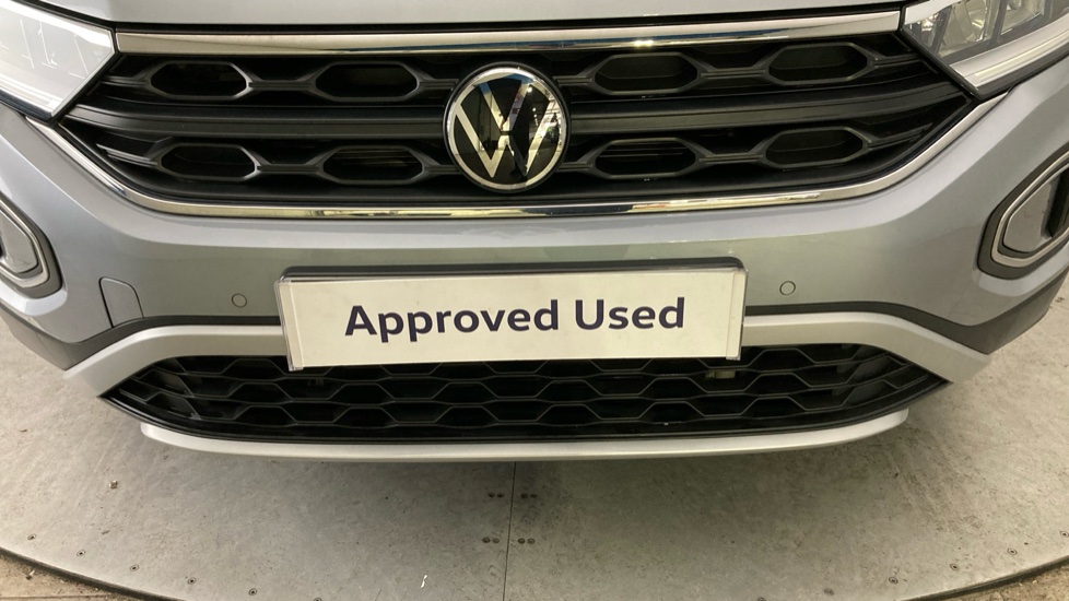 Volkswagen T-Roc 1.5 TSI Life 5dr Petrol Hatchback - Image 33