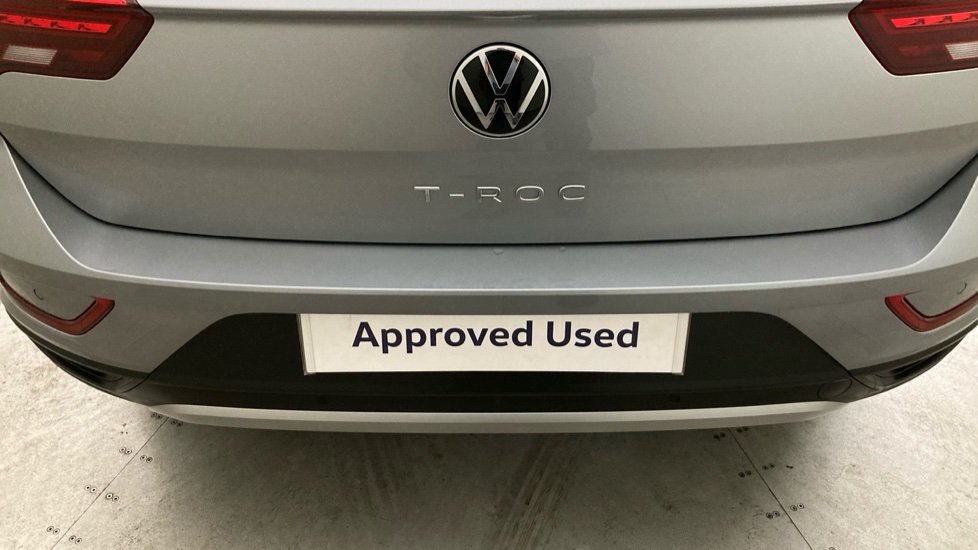 Volkswagen T-Roc 1.5 TSI Life 5dr Petrol Hatchback - Image 38