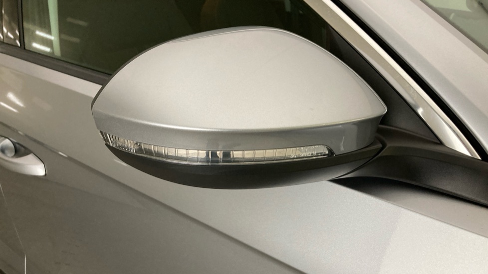 Volkswagen T-Roc 1.5 TSI Life 5dr Petrol Hatchback - Image 39