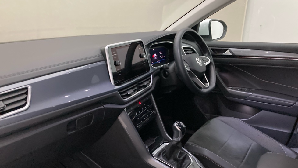 Volkswagen T-Roc 1.5 TSI Style 5dr Petrol Hatchback - Image 2