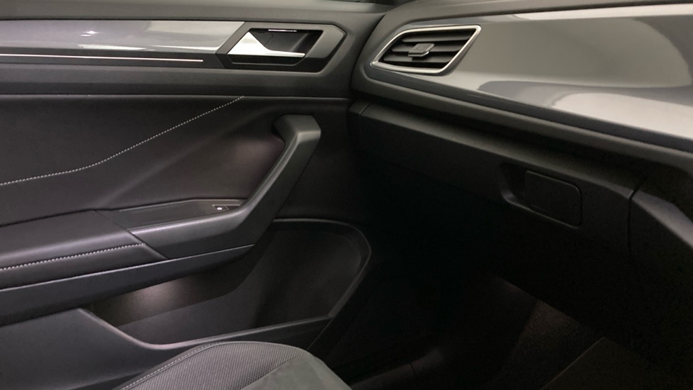 Volkswagen T-Roc 1.5 TSI Style 5dr Petrol Hatchback - Image 41