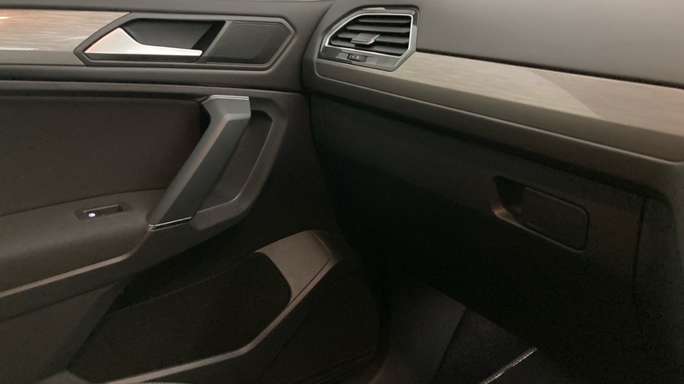 Volkswagen Tiguan Allspace 2.0 TDI Match 5dr DSG Diesel Estate - Image 40