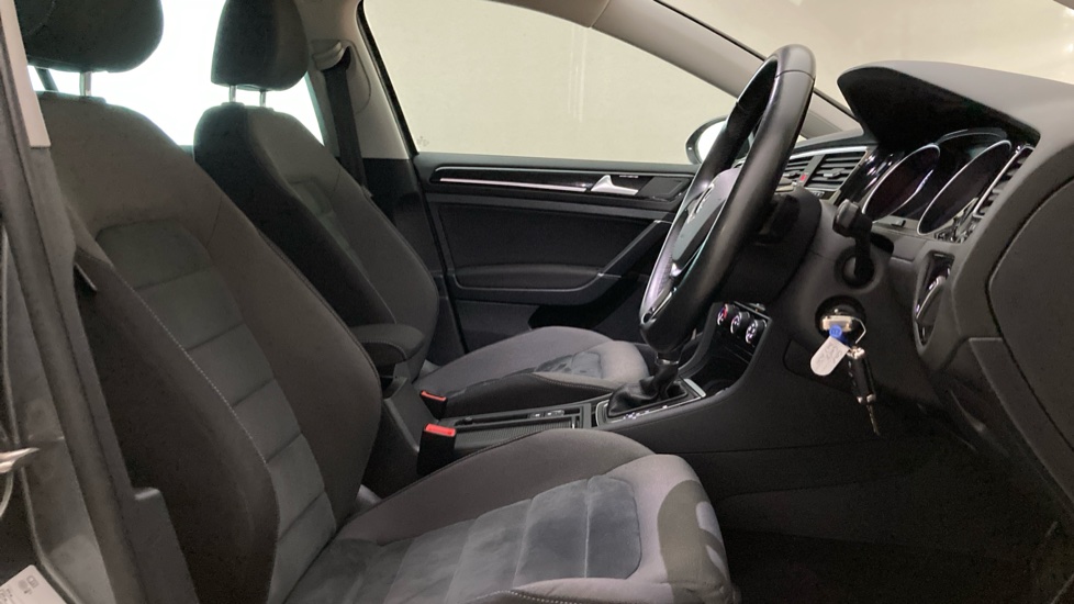 Volkswagen Golf 1.5 TSI EVO 150 GT 5dr DSG Petrol Hatchback - Image 15