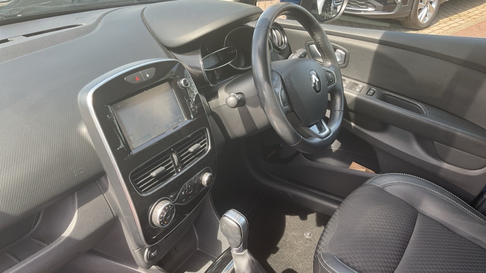 Renault Clio 1.5 dCi 90 Dynamique S Nav 5dr Auto Diesel Hatchback - Image 9