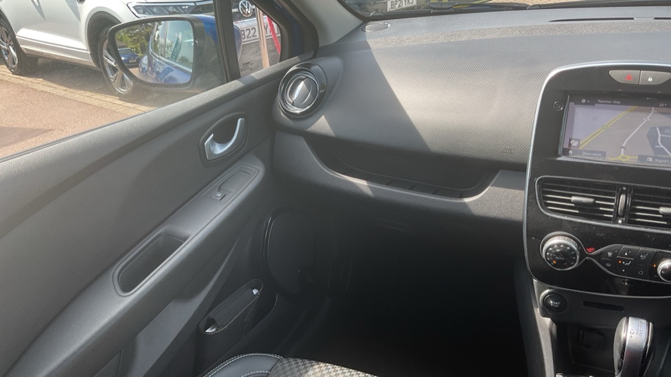 Renault Clio 1.5 dCi 90 Dynamique S Nav 5dr Auto Diesel Hatchback - Image 22