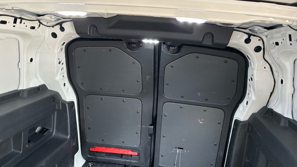 Volkswagen Id.Buzz Cargo 150kW Commerce 77kWh Auto - Image 15