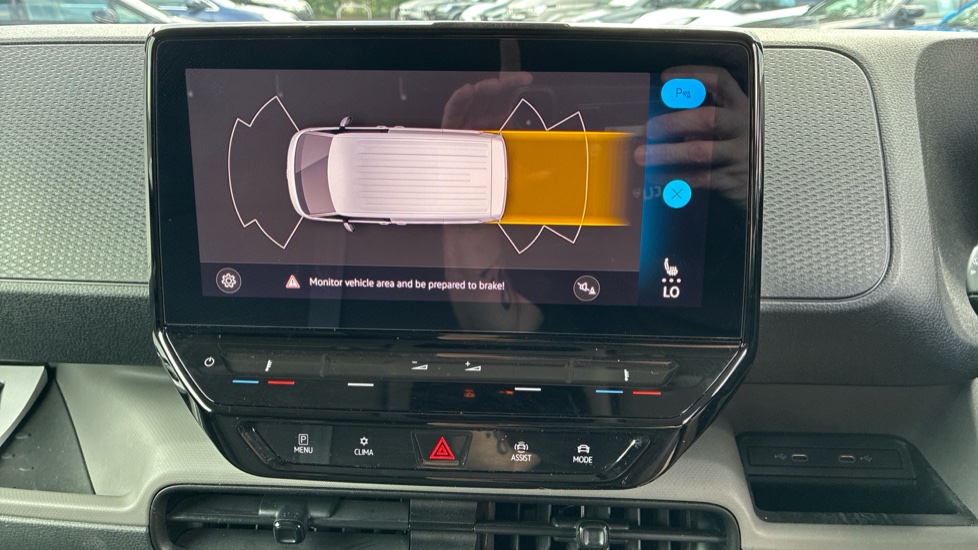 Volkswagen Id.Buzz Cargo 150kW Commerce 77kWh Auto - Image 21