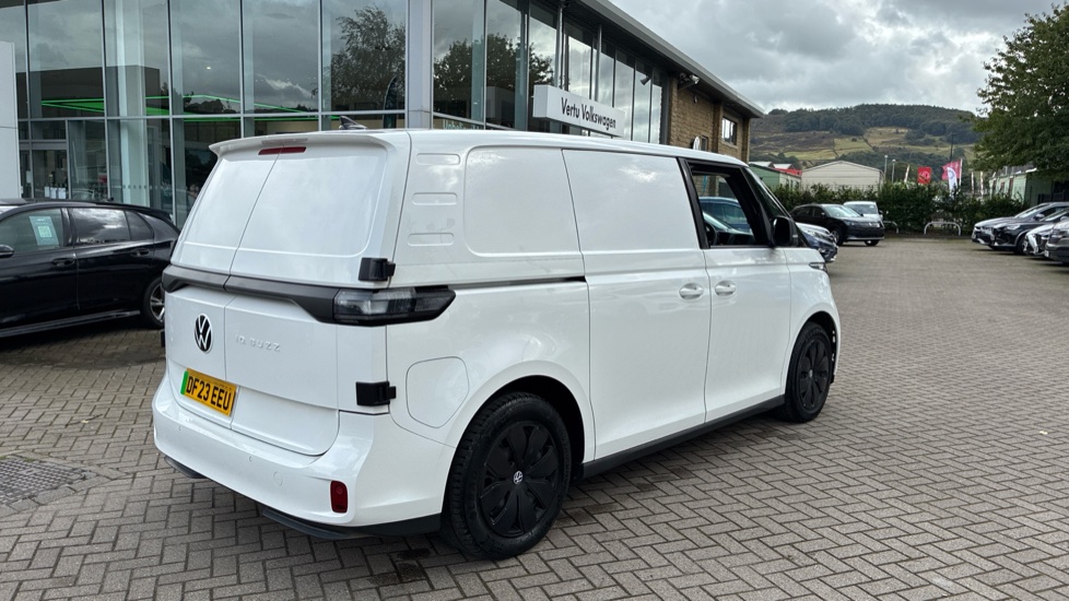 Volkswagen Id.Buzz Cargo 150kW Commerce 77kWh Auto - Image 44