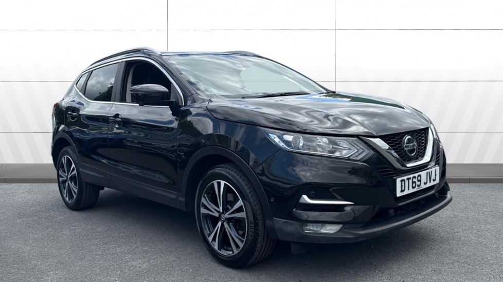 Nissan Qashqai 1.3 DiG-T N-Connecta 5dr Petrol Hatchback - Image 1