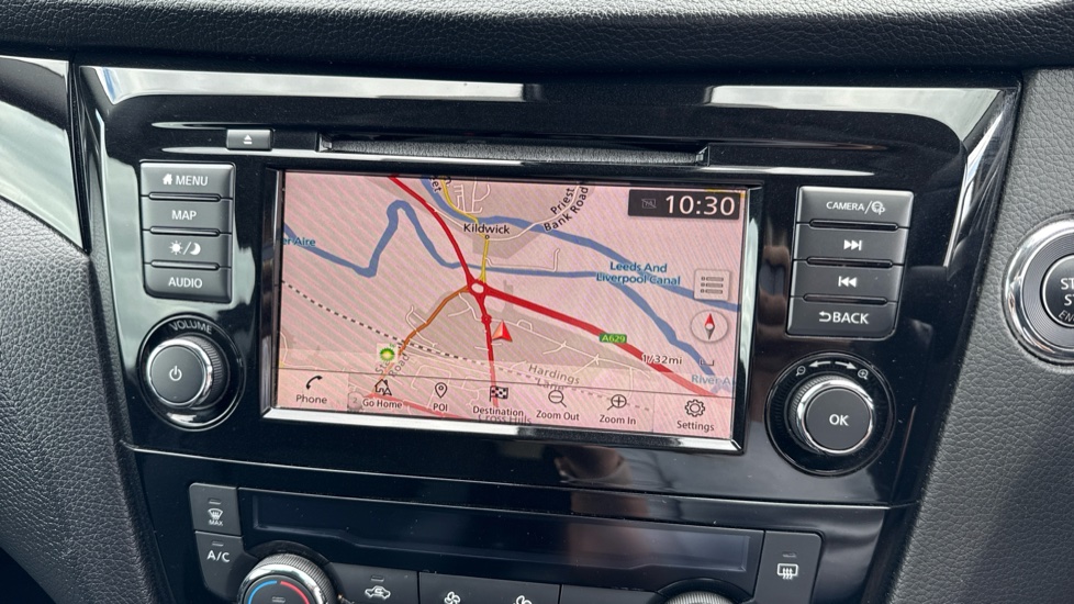Nissan Qashqai 1.3 DiG-T N-Connecta 5dr Petrol Hatchback - Image 23