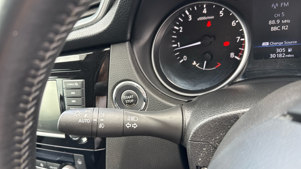 Nissan Qashqai 1.3 DiG-T N-Connecta 5dr Petrol Hatchback - Image 27