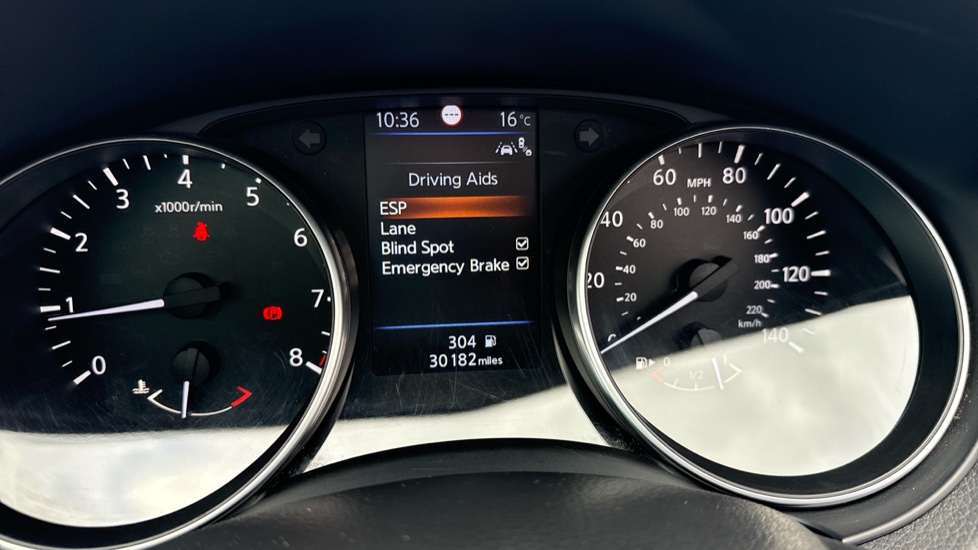 Nissan Qashqai 1.3 DiG-T N-Connecta 5dr Petrol Hatchback - Image 37
