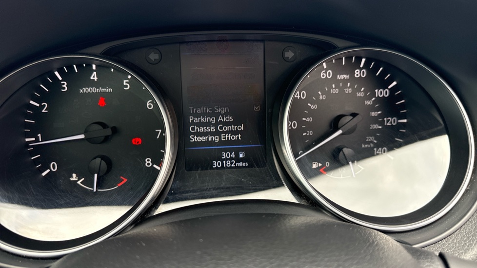 Nissan Qashqai 1.3 DiG-T N-Connecta 5dr Petrol Hatchback - Image 39