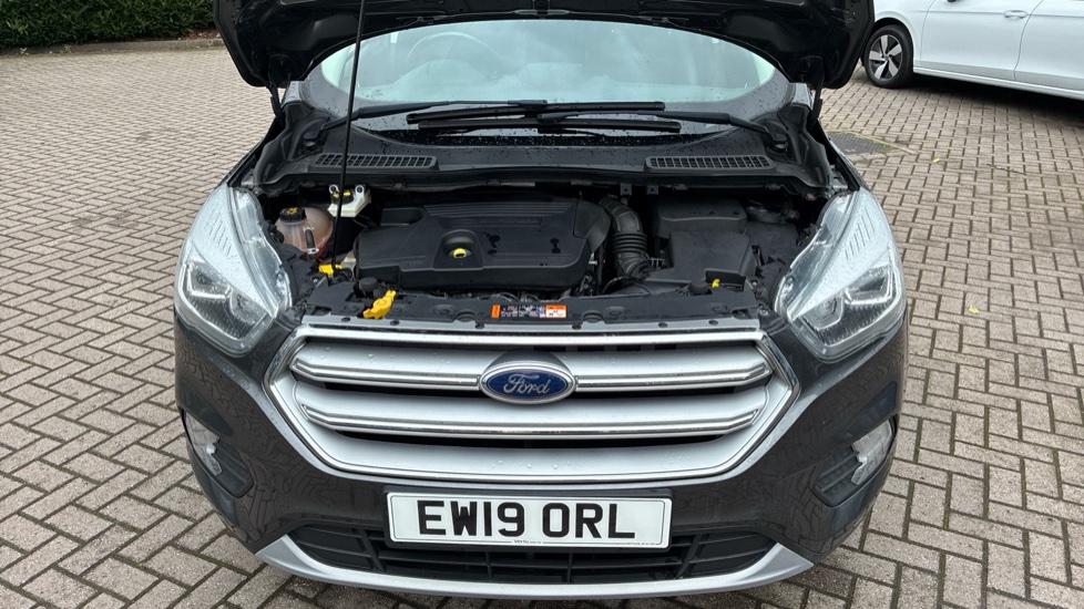 Ford Kuga 2.0 TDCi Titanium Edition 5dr 2WD Diesel Estate - Image 8