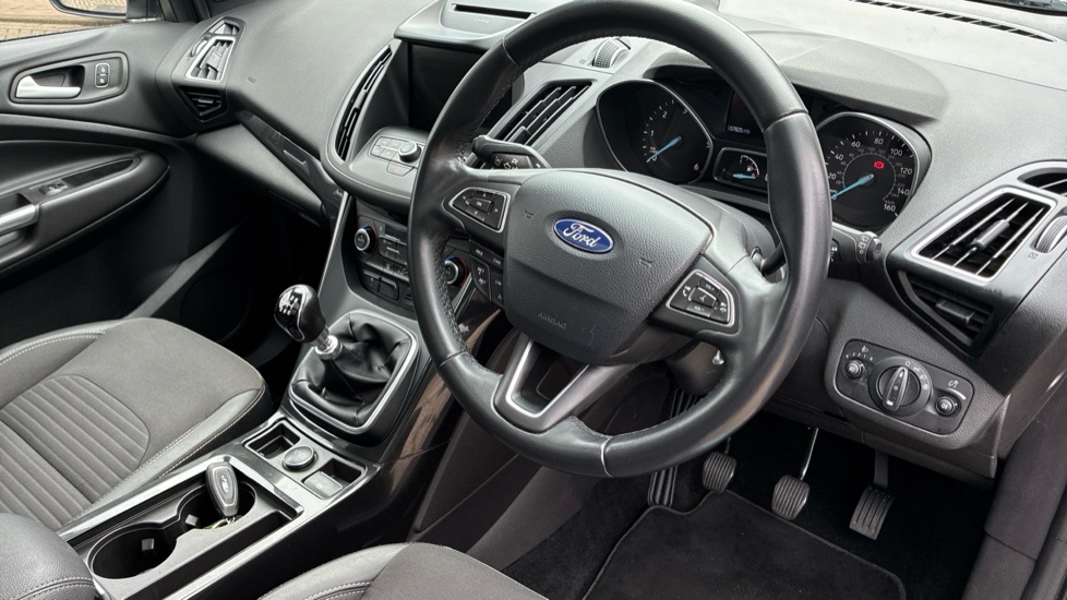 Ford Kuga 2.0 TDCi Titanium Edition 5dr 2WD Diesel Estate - Image 11