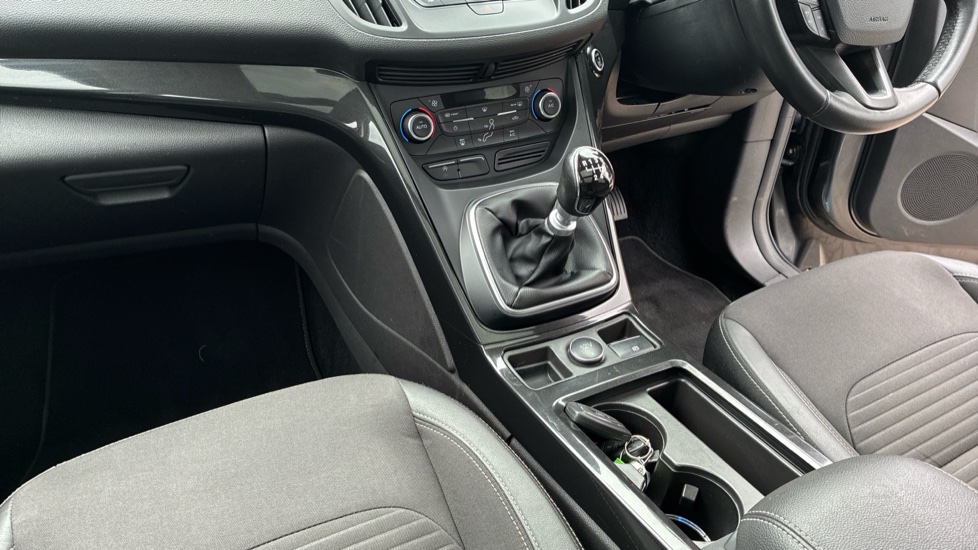 Ford Kuga 2.0 TDCi Titanium Edition 5dr 2WD Diesel Estate - Image 13