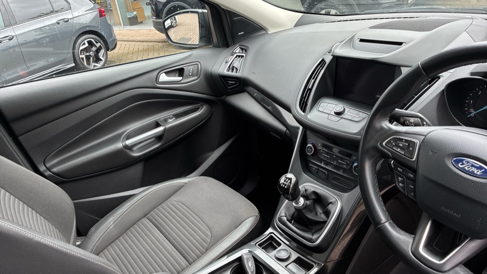 Ford Kuga 2.0 TDCi Titanium Edition 5dr 2WD Diesel Estate - Image 14