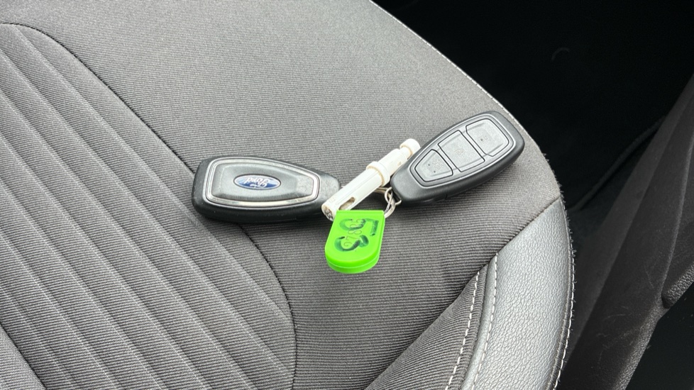 Ford Kuga 2.0 TDCi Titanium Edition 5dr 2WD Diesel Estate - Image 20