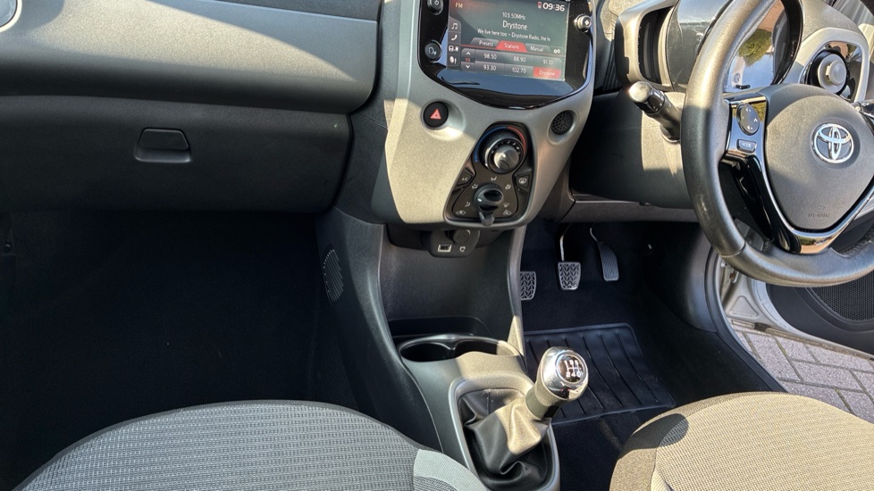 Toyota Aygo 1.0 VVT-i X-Play TSS 5dr Petrol Hatchback - Image 13