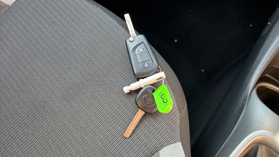 Toyota Aygo 1.0 VVT-i X-Play TSS 5dr Petrol Hatchback - Image 20