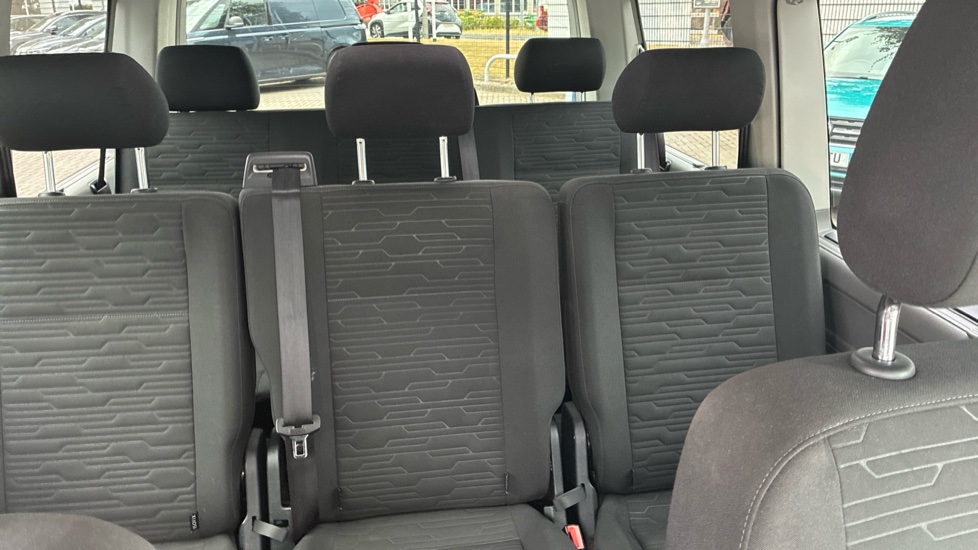 Volkswagen Transporter Shuttle T32 Swb Diesel 2.0 TDI 150PS SE Minibus DSG - Image 15
