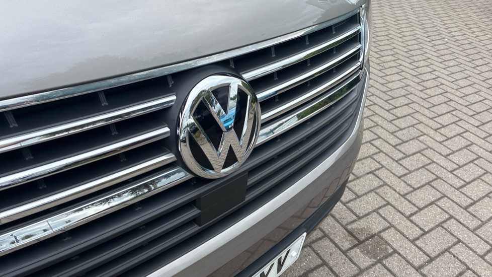 Volkswagen Transporter Shuttle T32 Swb Diesel 2.0 TDI 150PS SE Minibus DSG - Image 30
