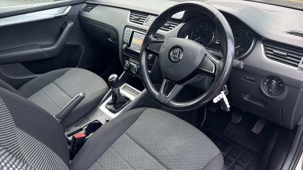 Skoda Octavia 1.4 TSI 150 SE 5dr Petrol Hatchback - Image 11
