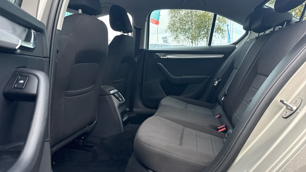 Skoda Octavia 1.4 TSI 150 SE 5dr Petrol Hatchback - Image 16