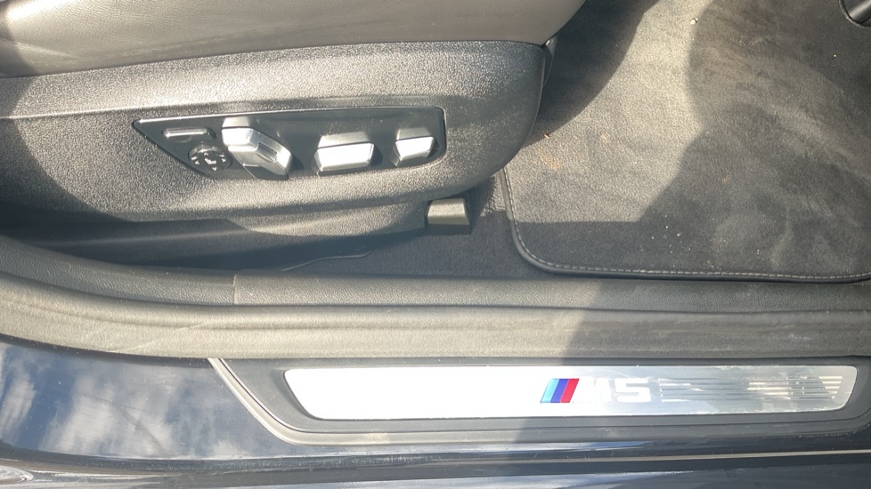BMW M5 4dr DCT [Competition Pack] Petrol Saloon - Image 31