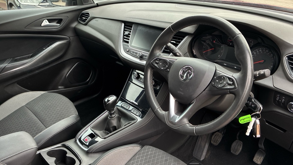 Vauxhall Grandland X 1.2 Turbo SRi Nav 5dr Petrol Hatchback - Image 11