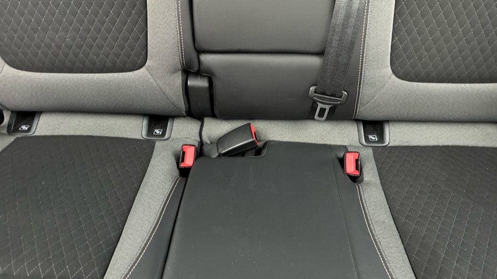 Vauxhall Grandland X 1.2 Turbo SRi Nav 5dr Petrol Hatchback - Image 17