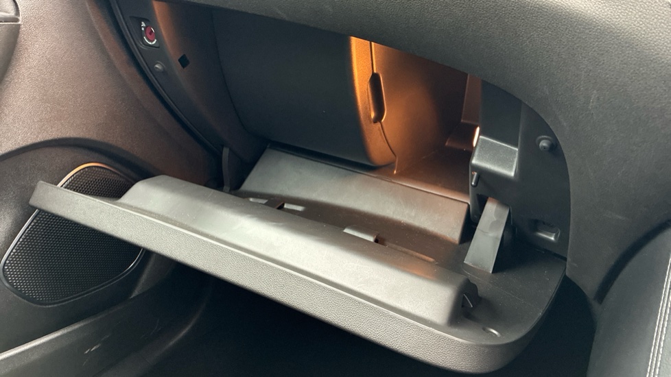Vauxhall Grandland X 1.2 Turbo SRi Nav 5dr Petrol Hatchback - Image 19