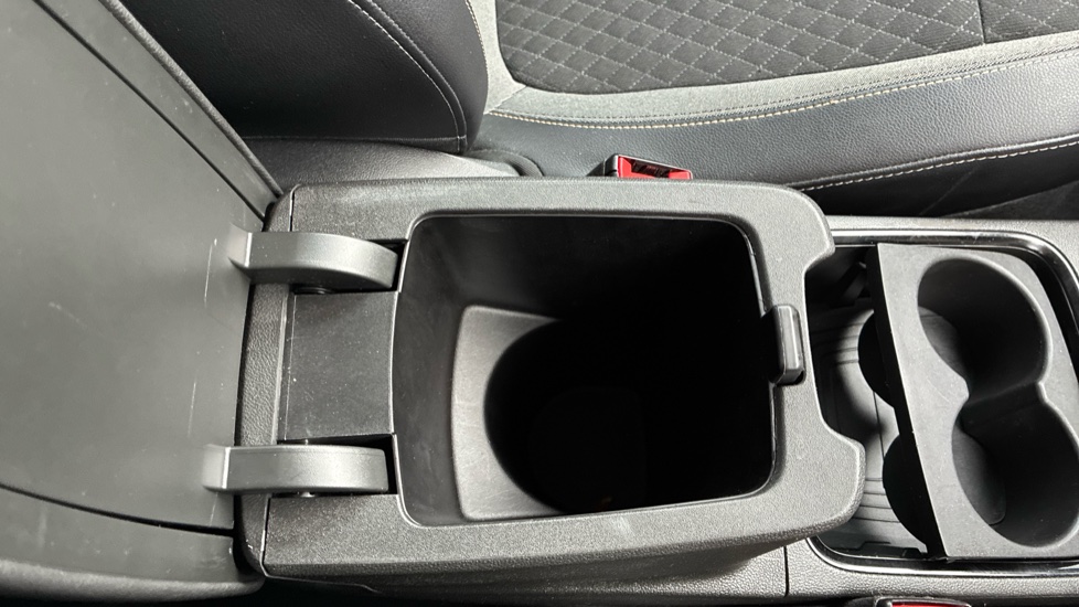 Vauxhall Grandland X 1.2 Turbo SRi Nav 5dr Petrol Hatchback - Image 27