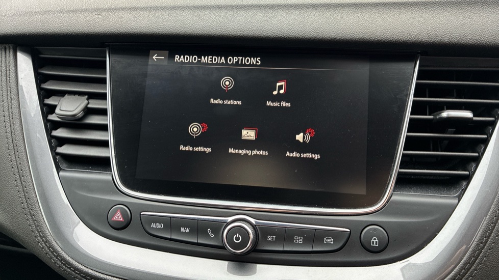 Vauxhall Grandland X 1.2 Turbo SRi Nav 5dr Petrol Hatchback - Image 28