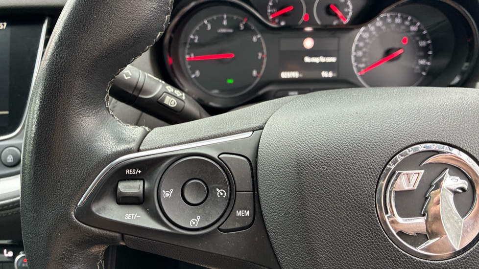 Vauxhall Grandland X 1.2 Turbo SRi Nav 5dr Petrol Hatchback - Image 31