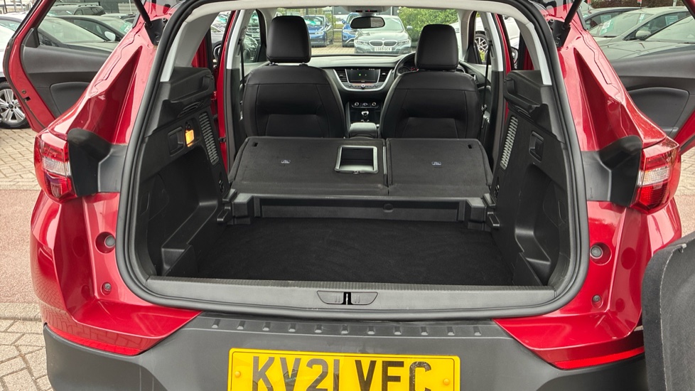 Vauxhall Grandland X 1.2 Turbo SRi Nav 5dr Petrol Hatchback - Image 40