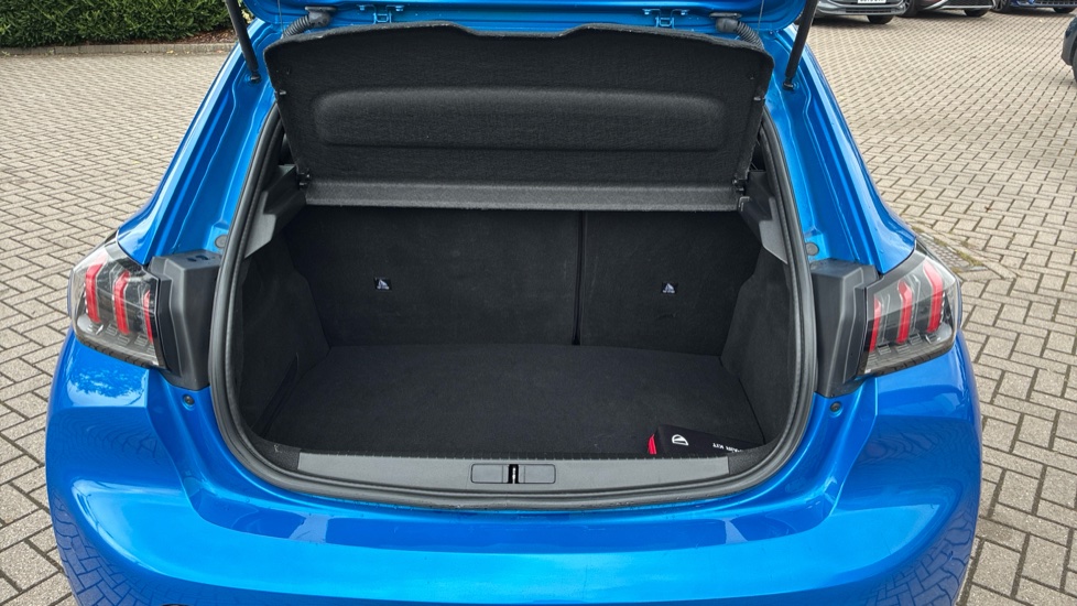 Peugeot 208 1.2 PureTech 130 Allure 5dr EAT8 Petrol Hatchback - Image 4