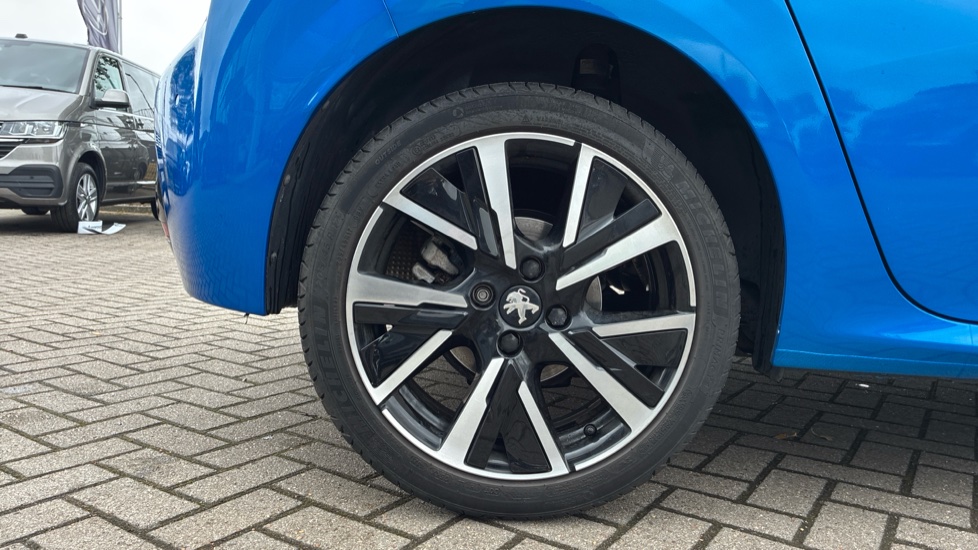 Peugeot 208 1.2 PureTech 130 Allure 5dr EAT8 Petrol Hatchback - Image 7