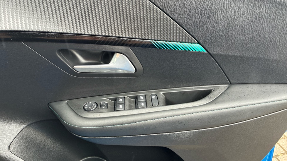 Peugeot 208 1.2 PureTech 130 Allure 5dr EAT8 Petrol Hatchback - Image 35