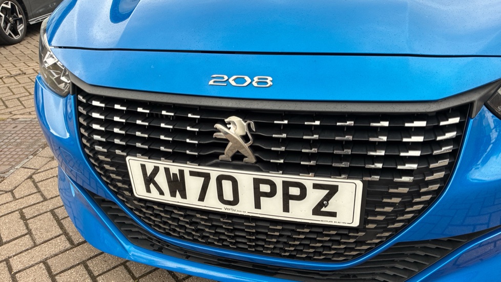 Peugeot 208 1.2 PureTech 130 Allure 5dr EAT8 Petrol Hatchback - Image 38
